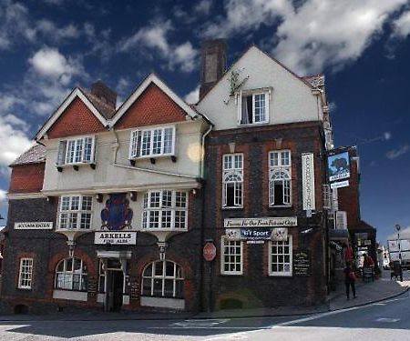 The Bear Marlborough Hotel ภายนอก รูปภาพ