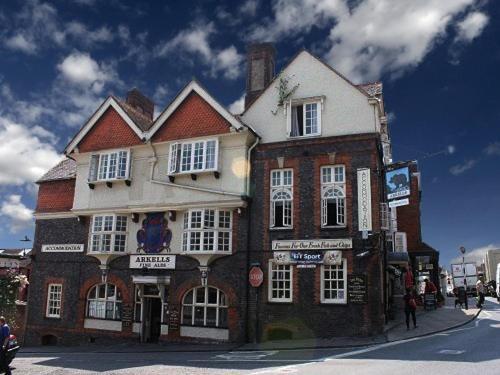 The Bear Marlborough Hotel ภายนอก รูปภาพ
