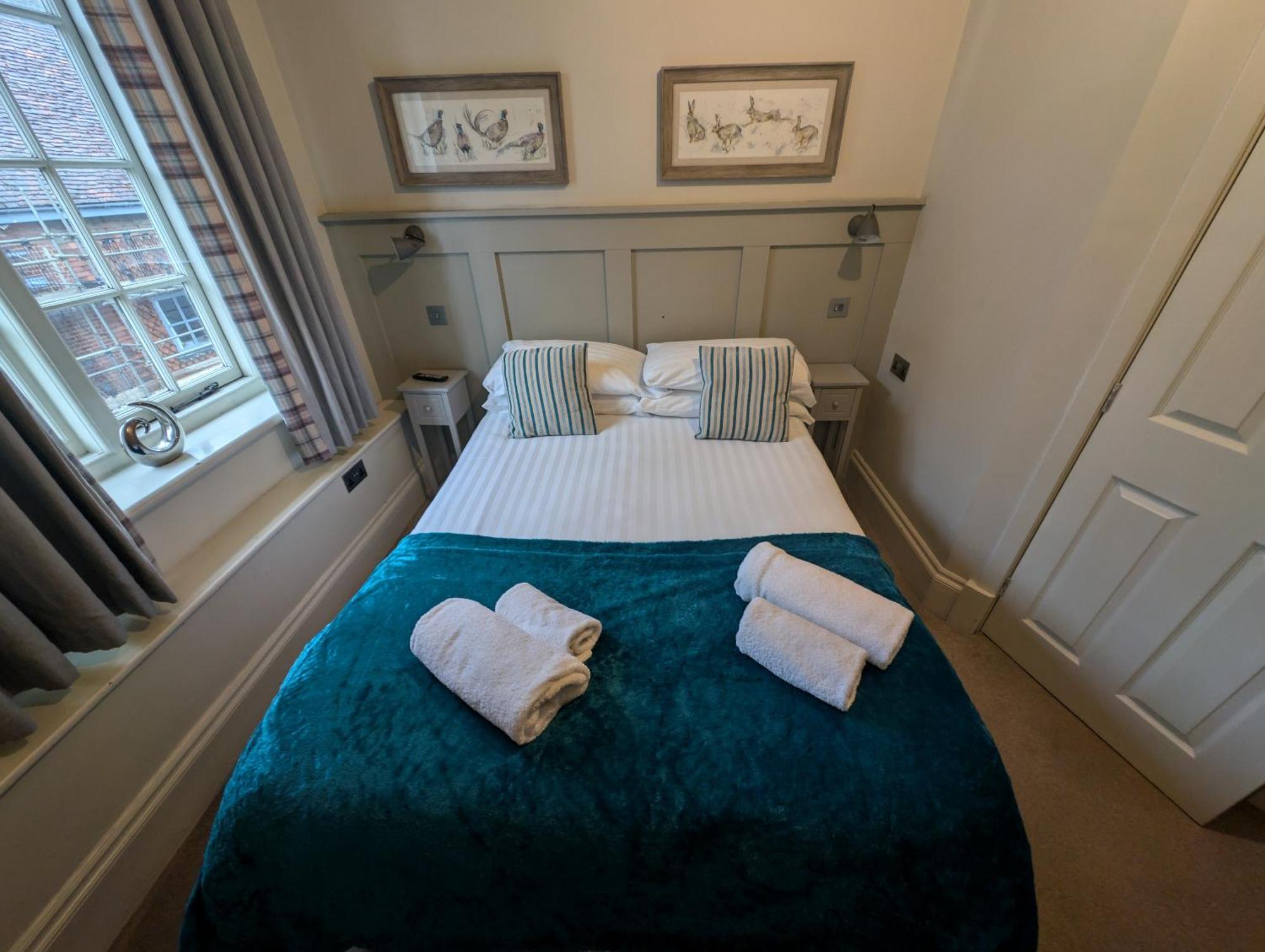 The Bear Marlborough Hotel ภายนอก รูปภาพ